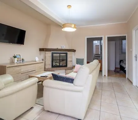 Appartamento Lola 2 *