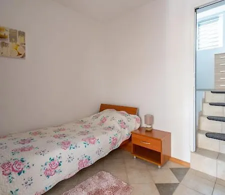 Lola 2 Appartamento *